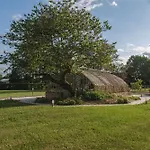 Chateau Leken's Bed & Breakfast Saint Germain la campagne