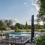 Chateau Leken's Bed & Breakfast Saint Germain la campagne