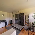 Chateau Leken's Bed & Breakfast 4*