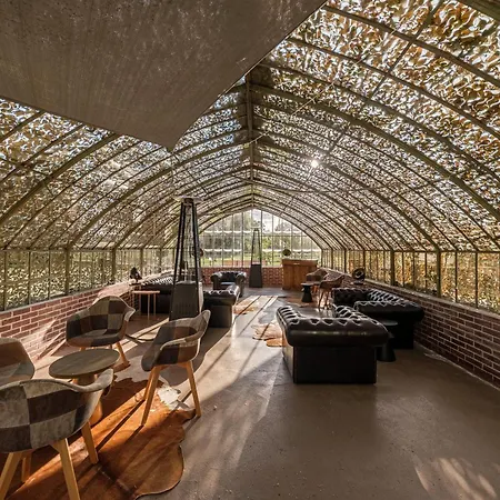 Chateau Le Grand Bus ベッド・アンド・ブレックファスト 4*