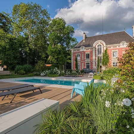 Chateau Le Grand Bus 4* Saint Germain la campagne