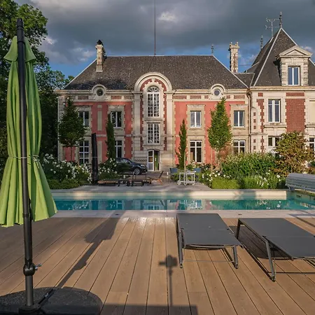 Chateau Le Grand Bus 4*