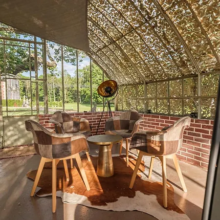 Chateau Le Grand Bus 4*