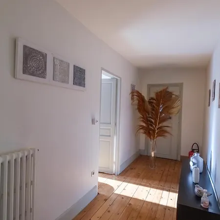 Chateau Le Grand Bus ベッド・アンド・ブレックファスト 4*