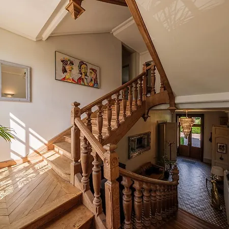 Chateau Le Grand Bus 4*