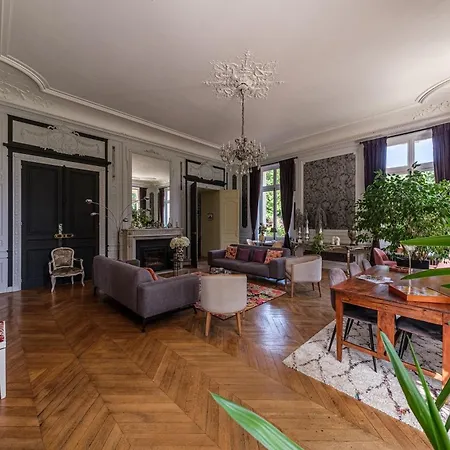 Chateau Le Grand Bus Saint Germain la campagne