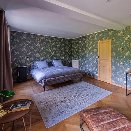 Chateau Le Grand Bus Bed & Breakfast Saint Germain la campagne