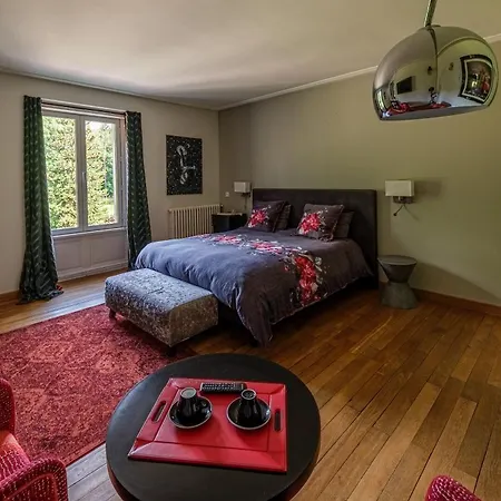 Chateau Le Grand Bus 4*