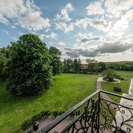 Chateau Leken's Bed & Breakfast